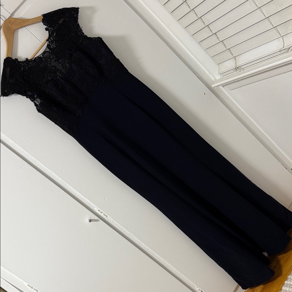 EUC Theia Lace and Crepe Evening Gown
